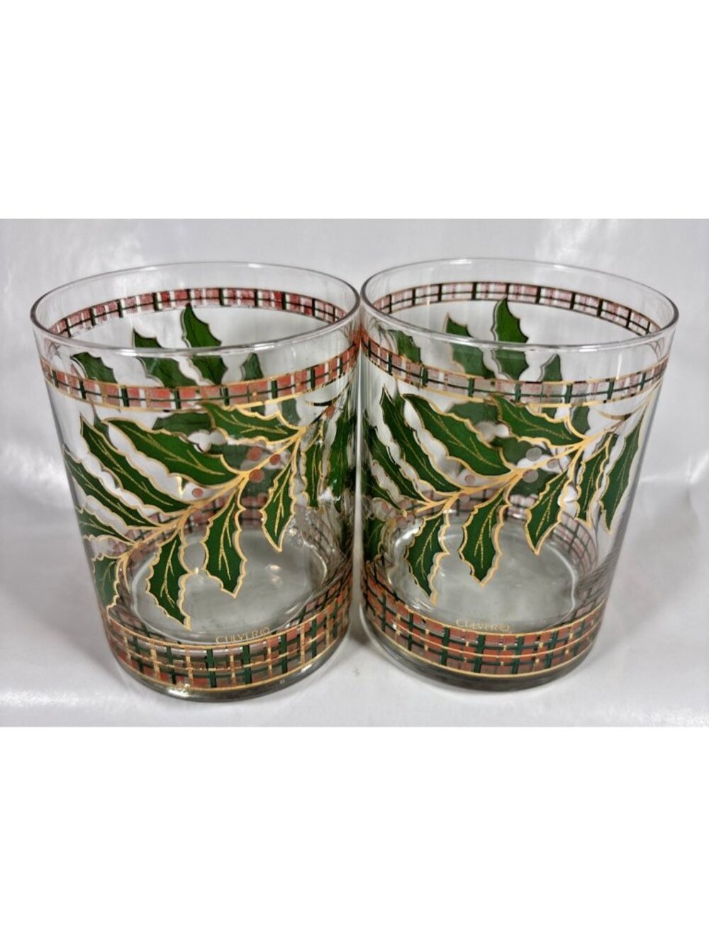 Culver Hollyberries Lowball Glasses Set of Two Christmas Cheer 12 oz